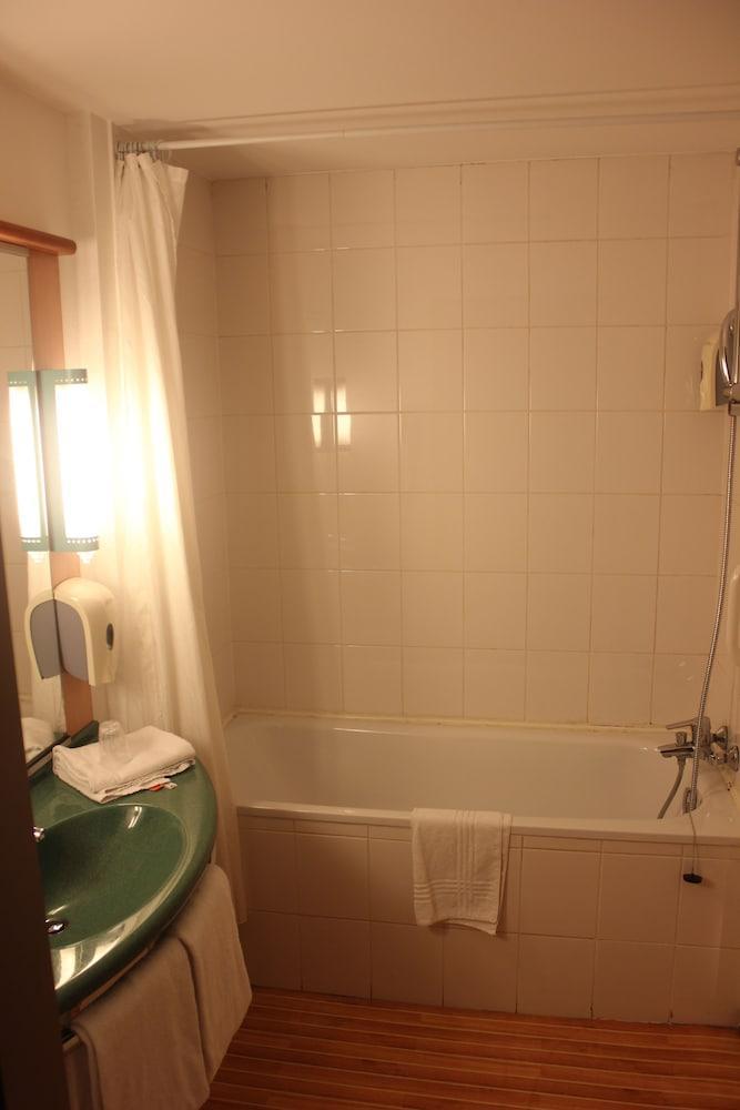 B&B Hotel Mons Gare Eksteriør billede