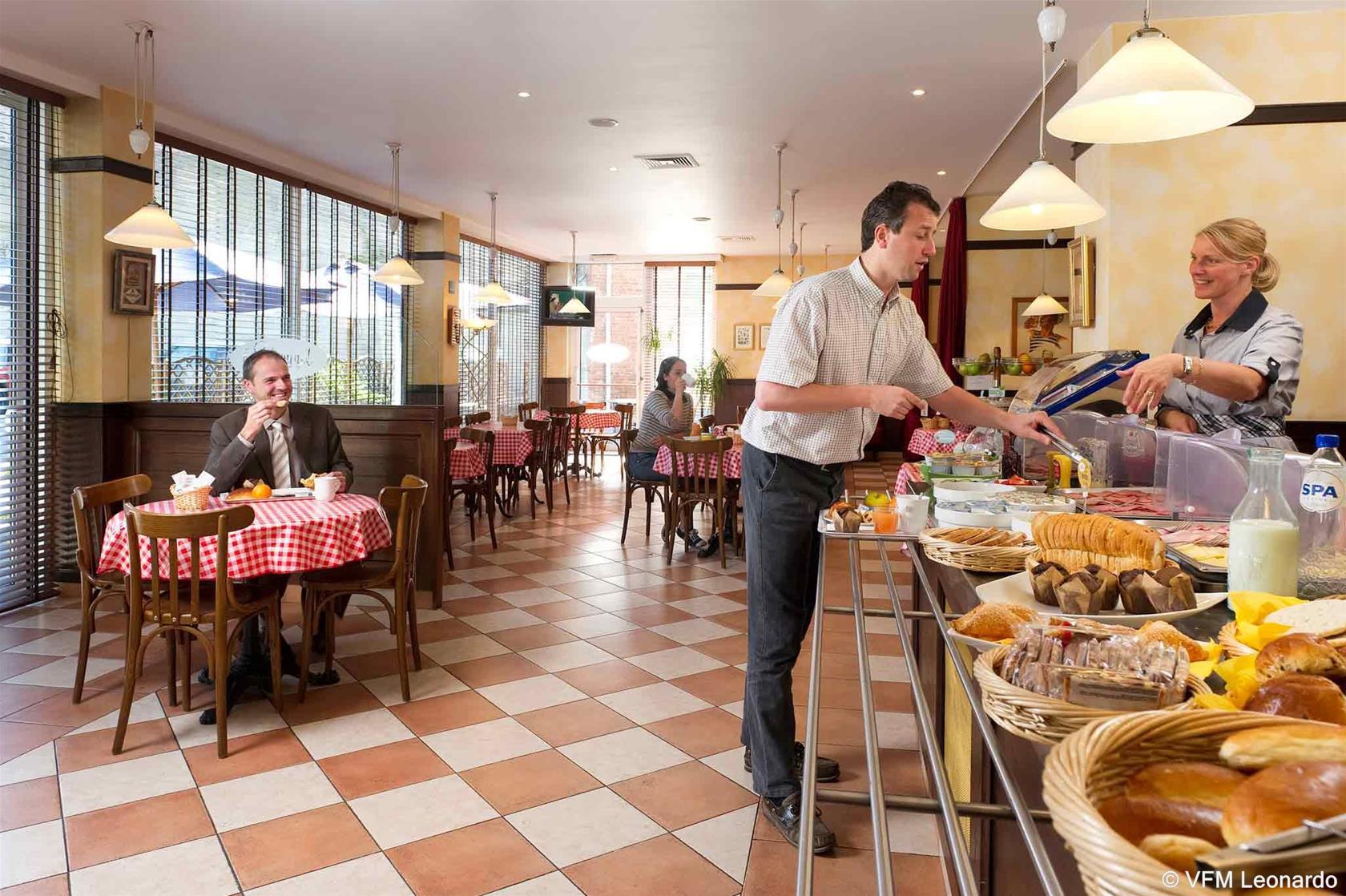 B&B Hotel Mons Gare Eksteriør billede